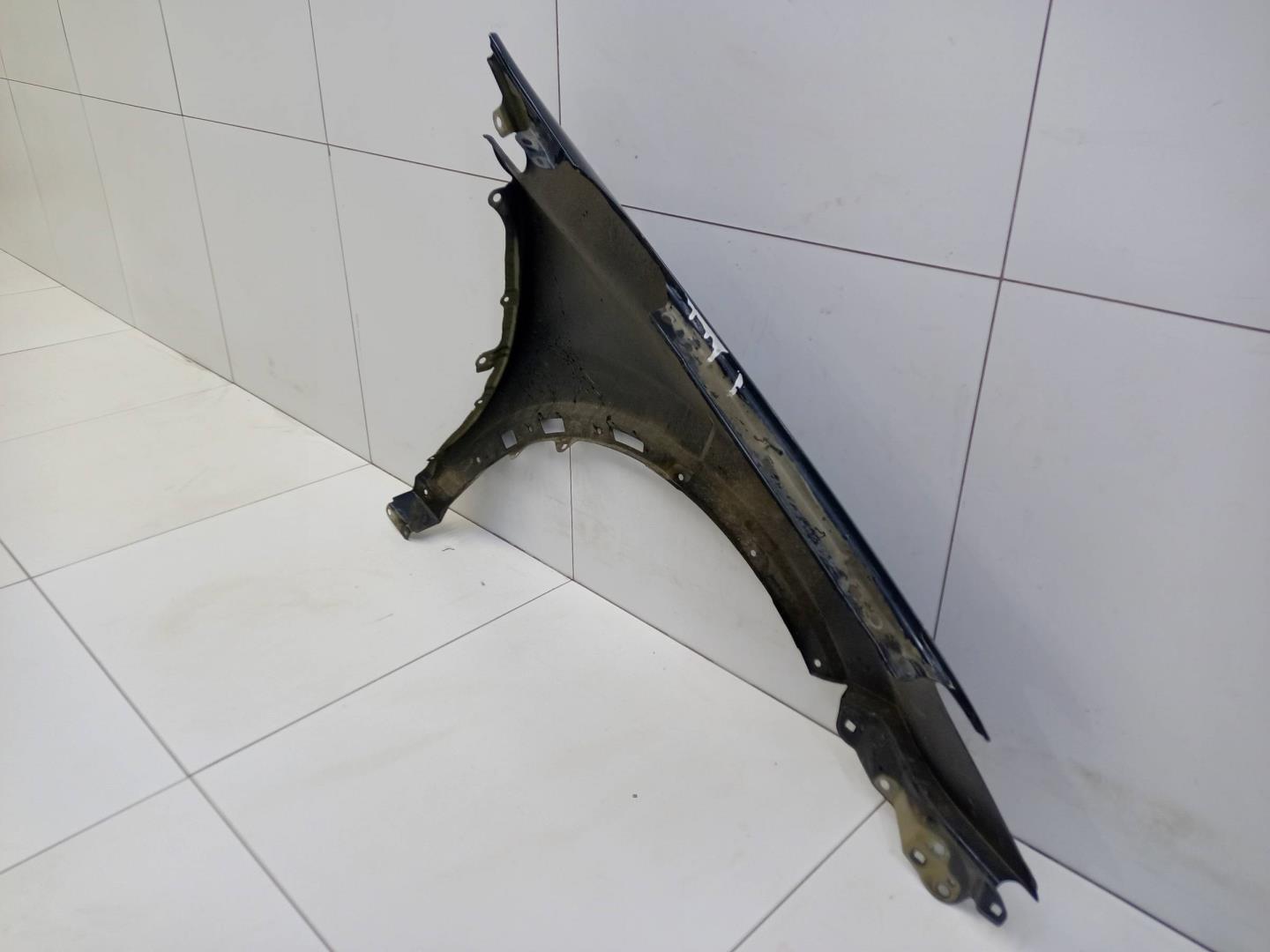 Крыло переднее левое