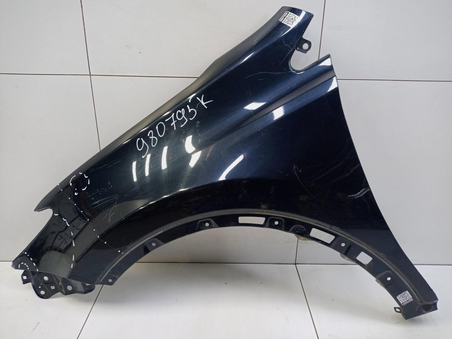 Крыло переднее левое