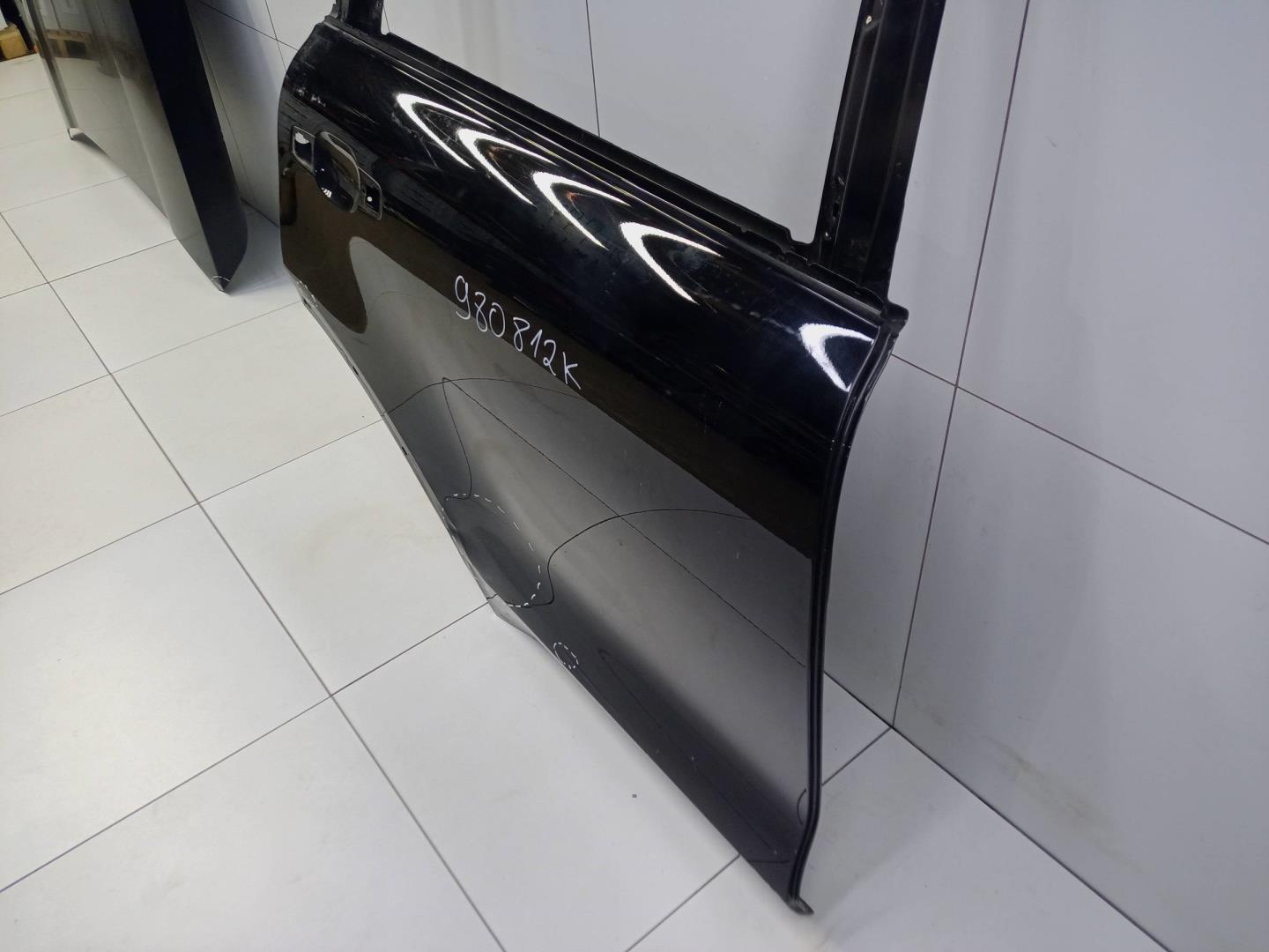 Дверь задняя правая