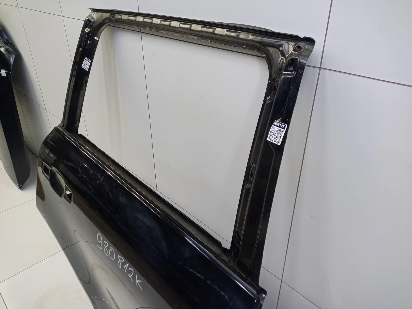 Дверь задняя правая