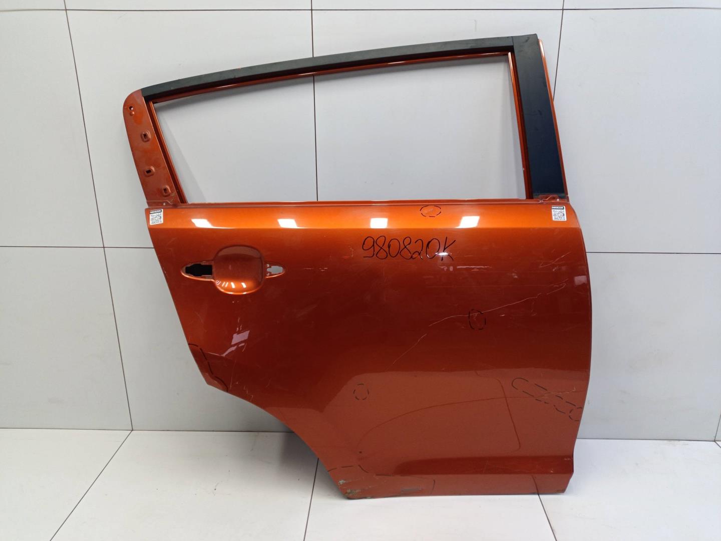 Дверь задняя правая