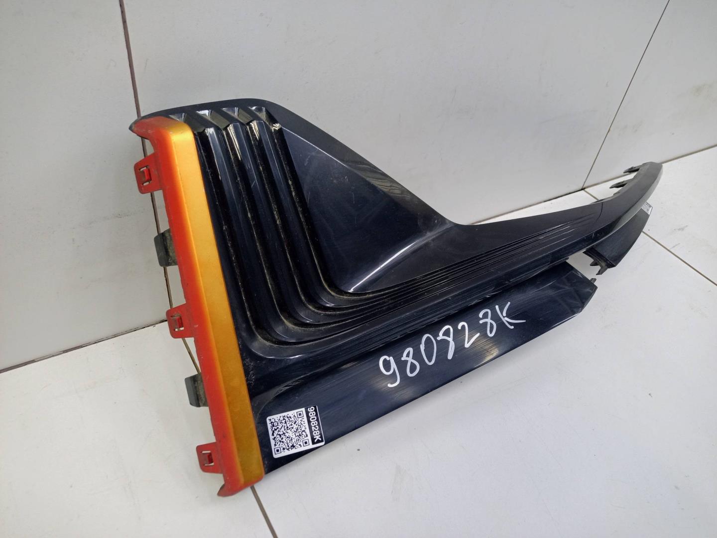 Накладка переднего бампера правая