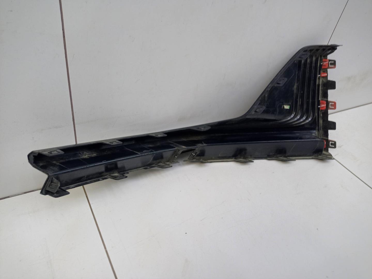 Накладка переднего бампера правая