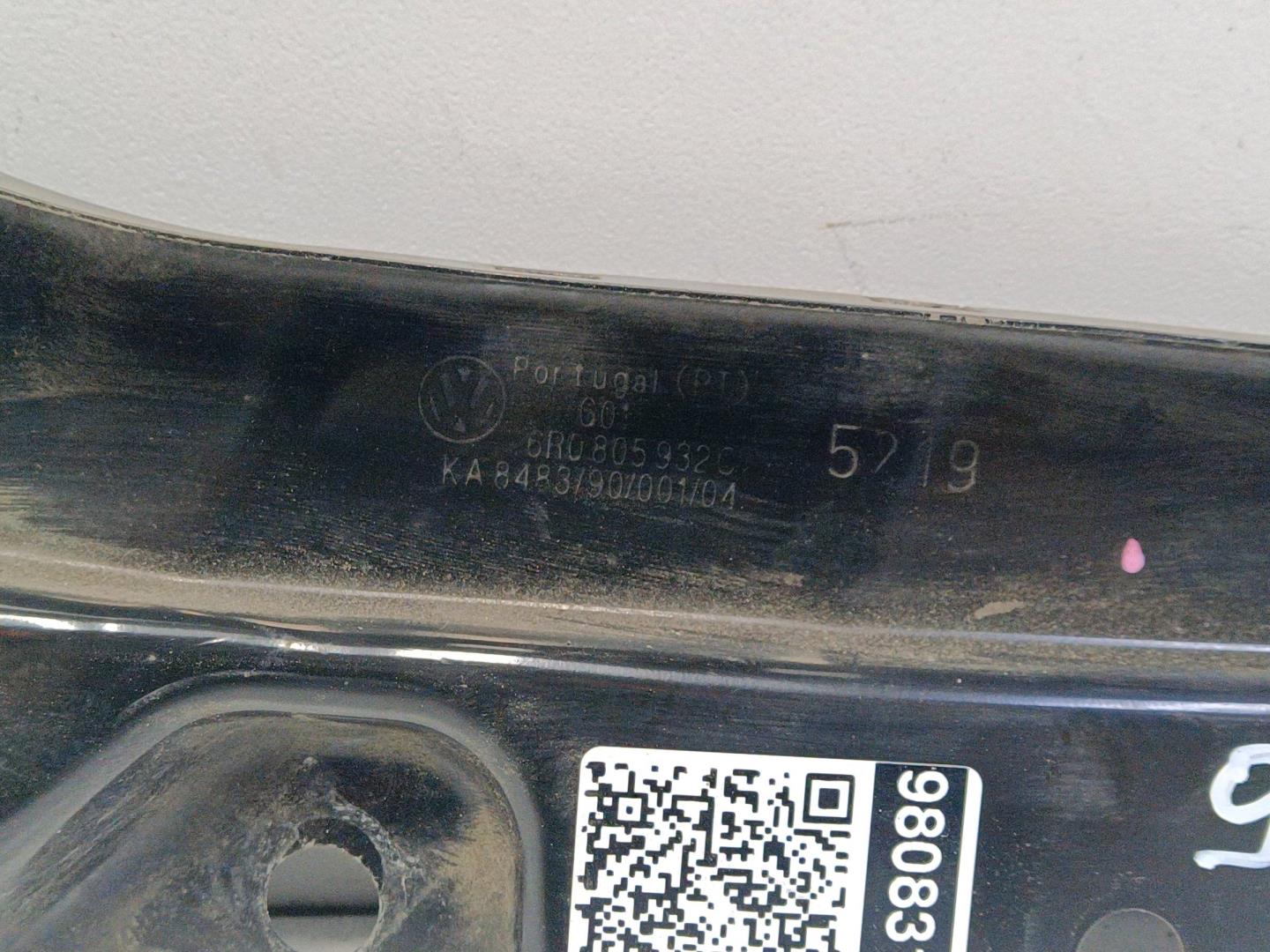 Кронштейн фар правый