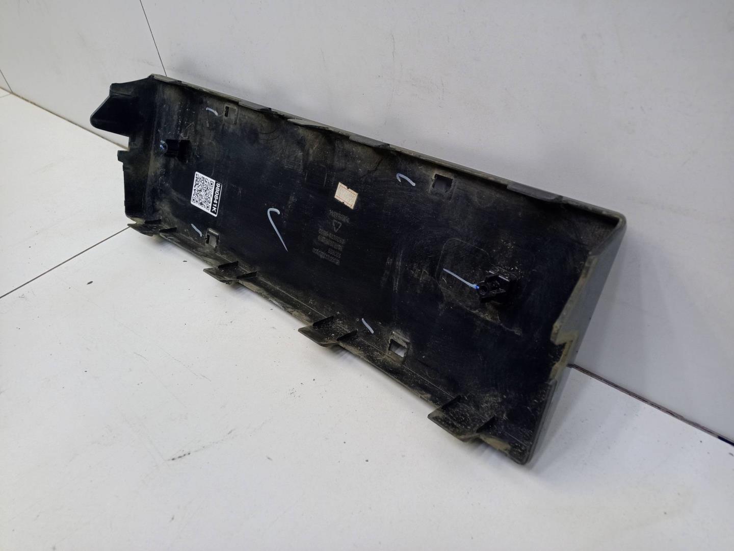 Накладка переднего бампера под номер