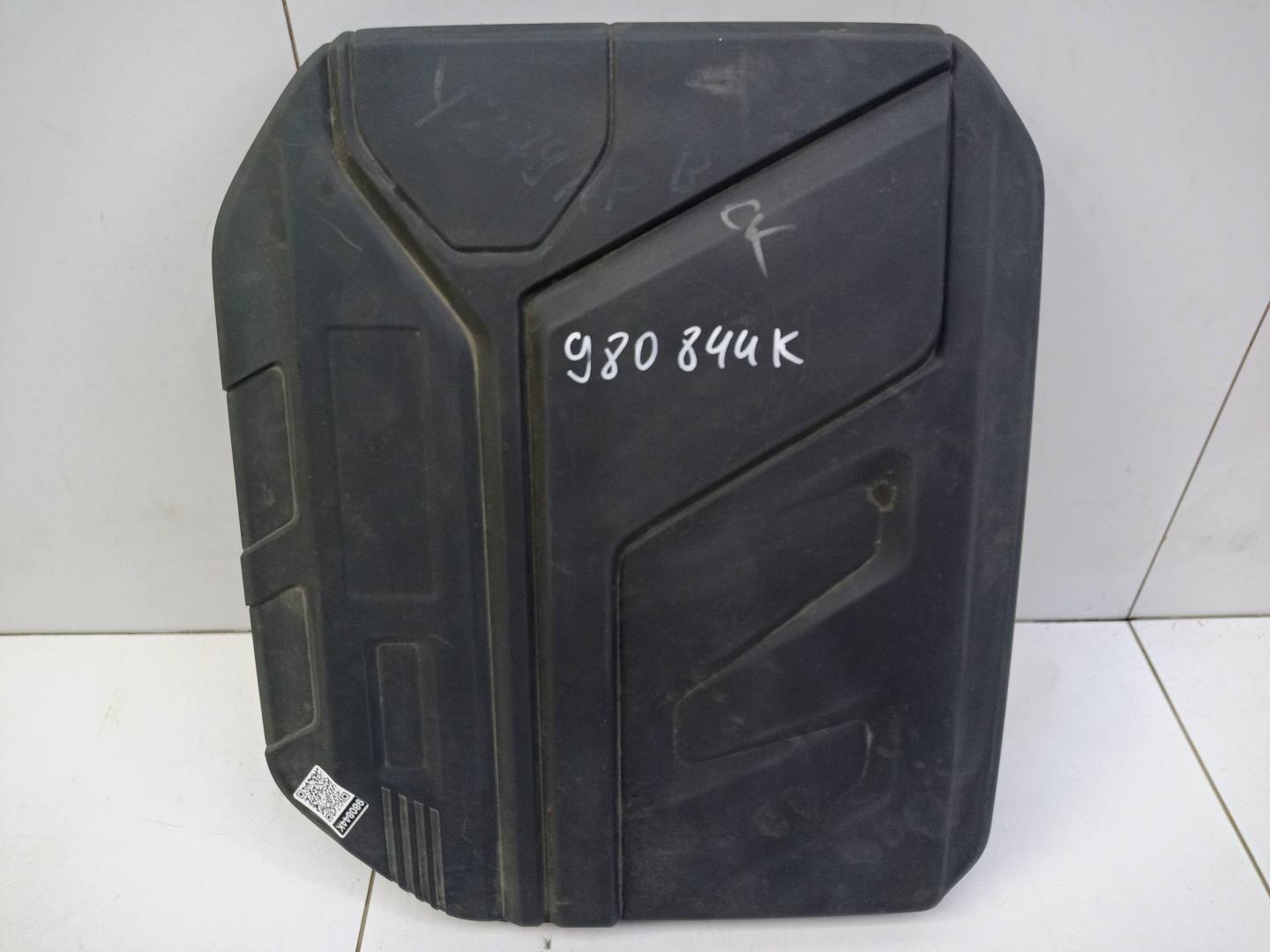 Крышка двигателя