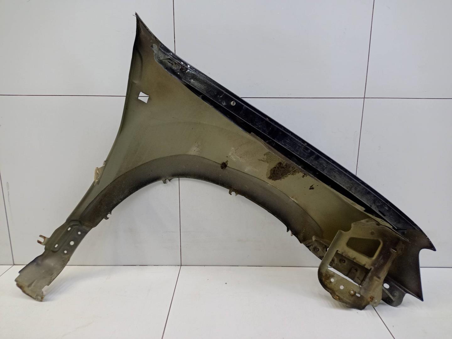 Крыло переднее левое