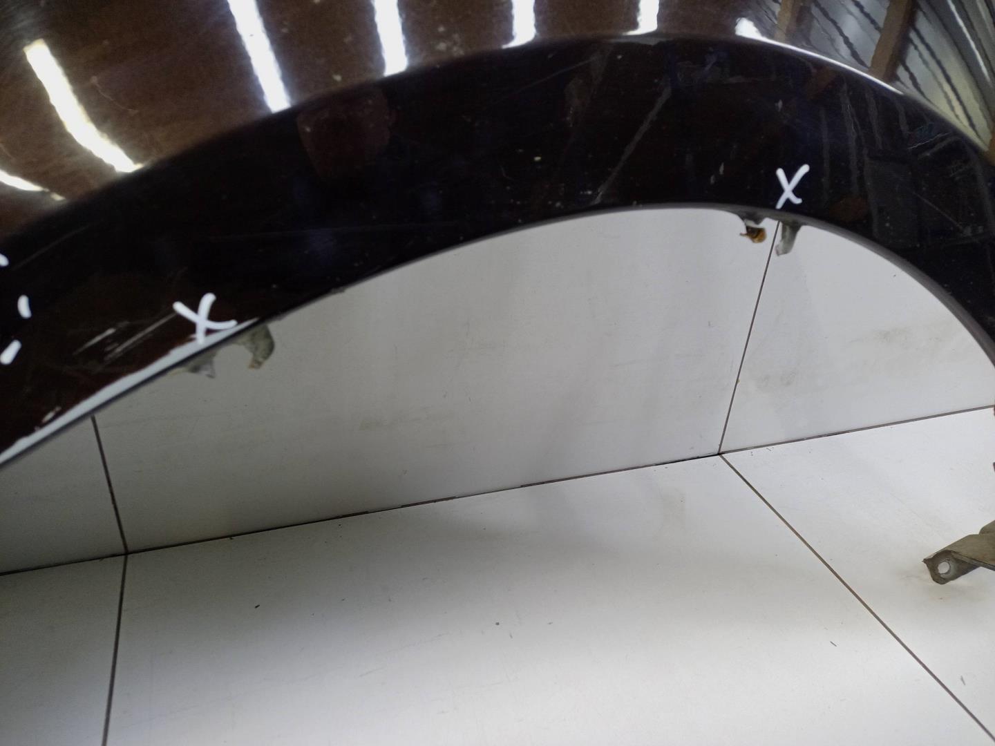 Крыло переднее левое