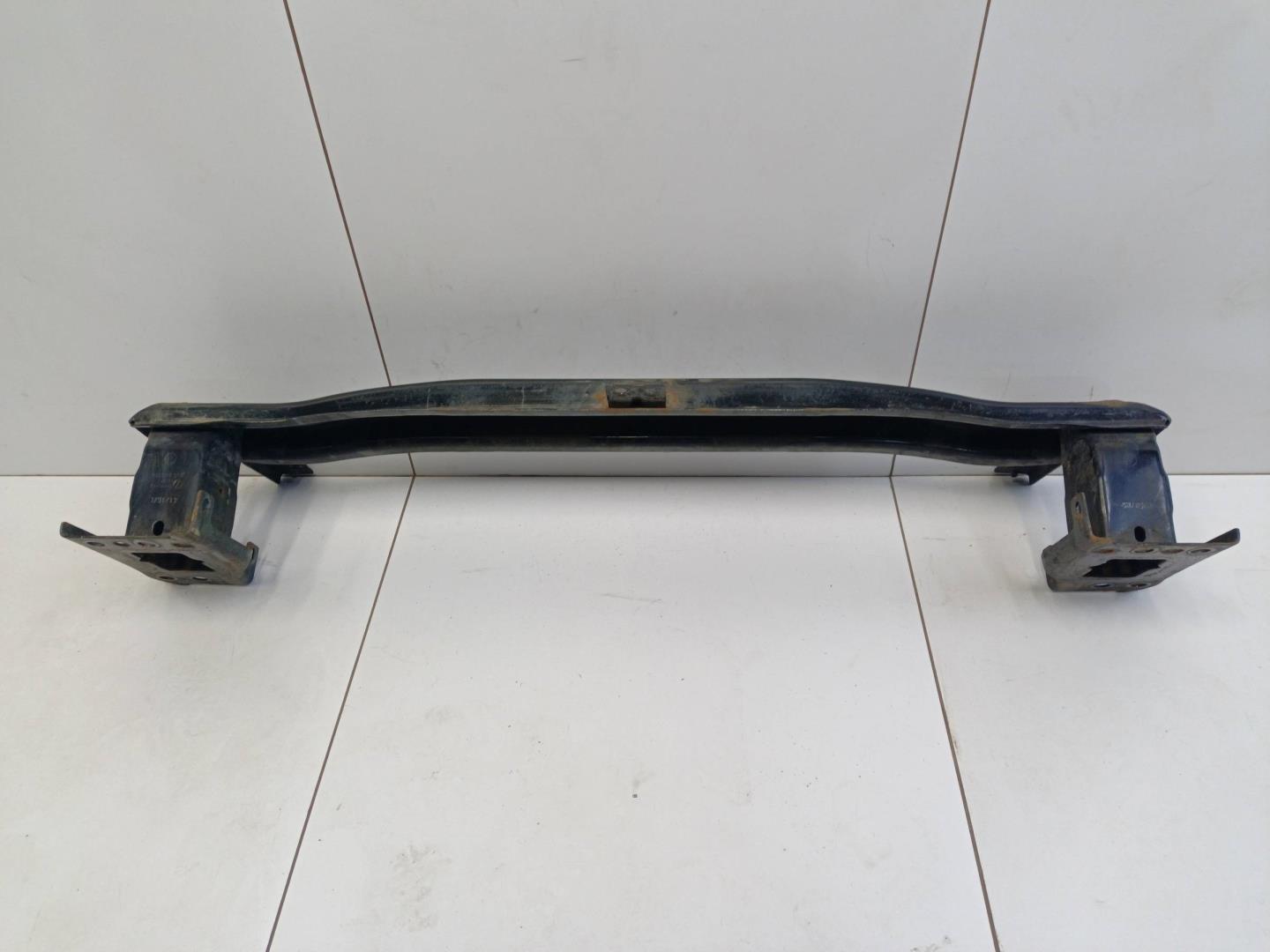 Усилитель переднего бампера