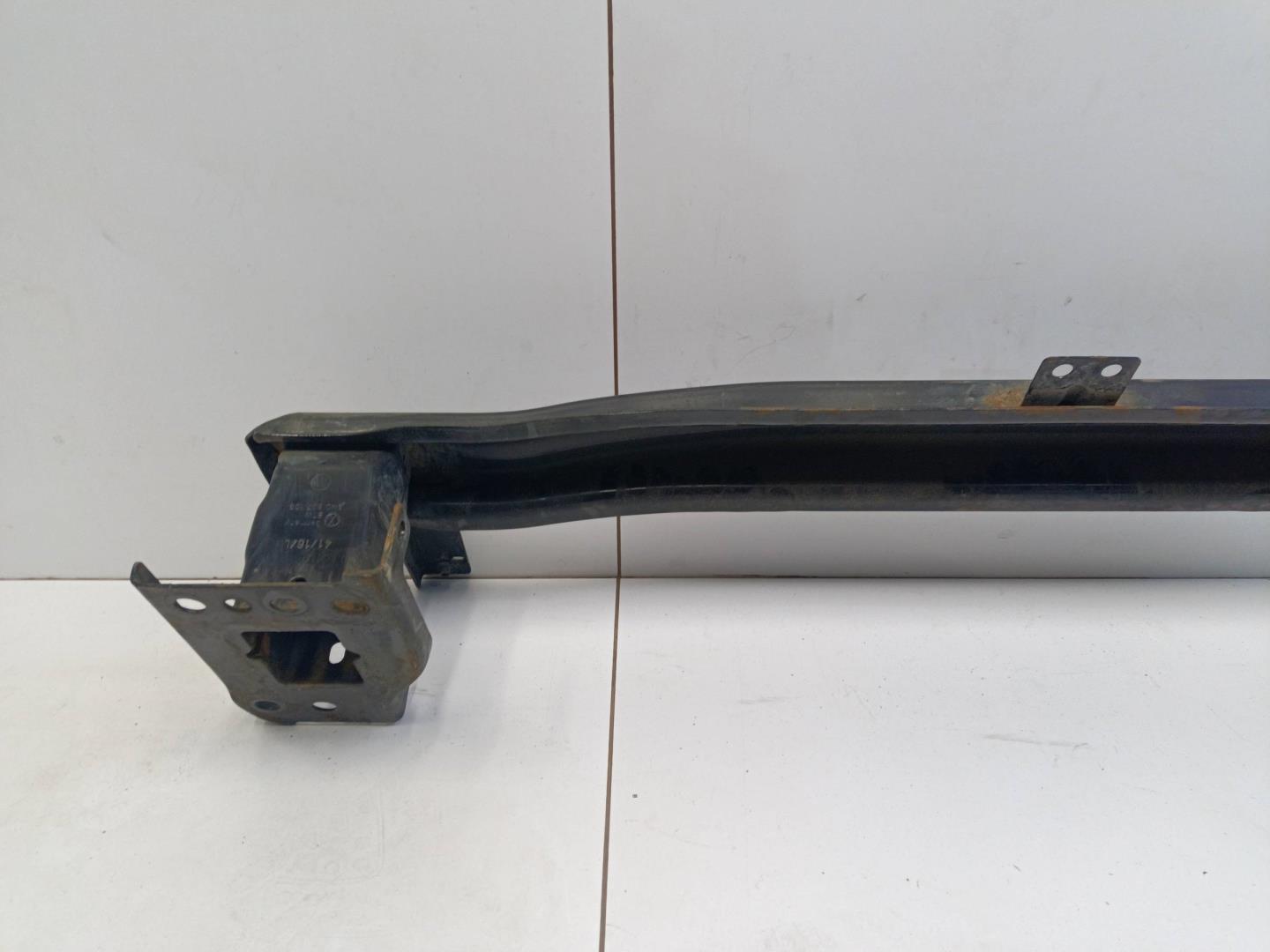 Усилитель переднего бампера