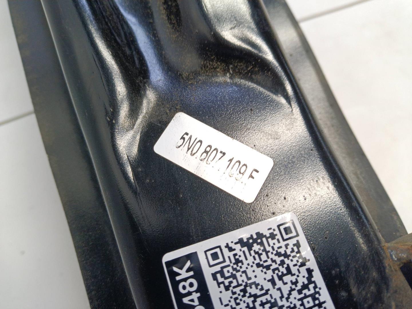 Усилитель переднего бампера