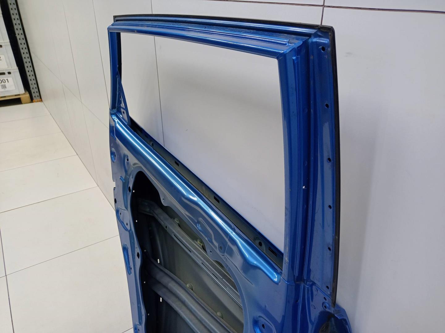 Дверь задняя левая