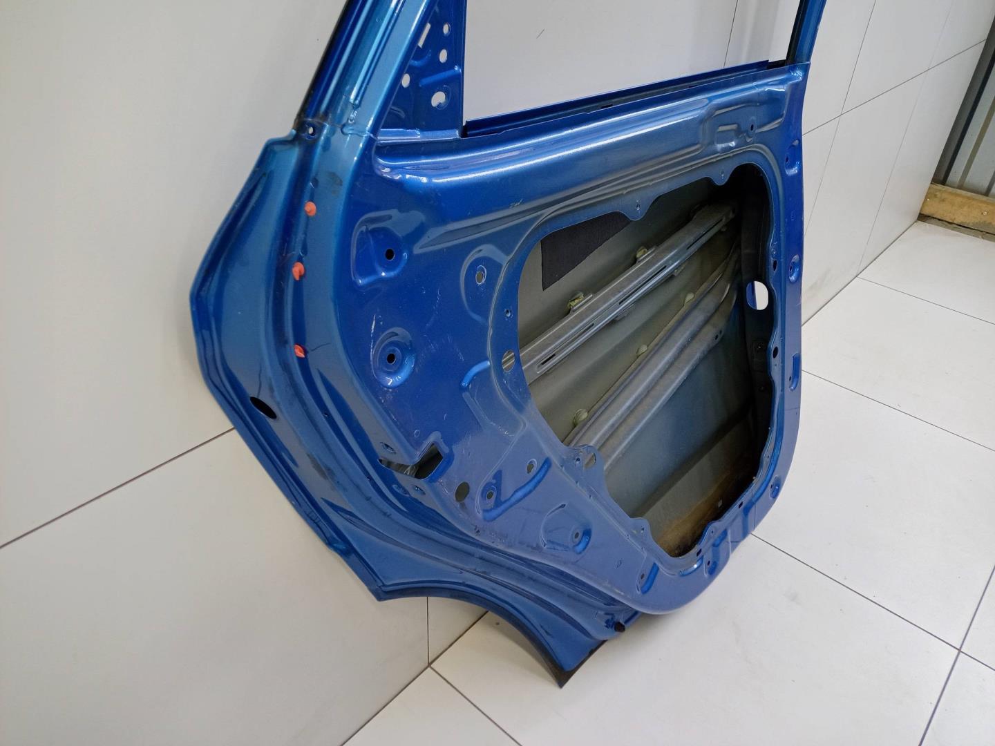 Дверь задняя левая