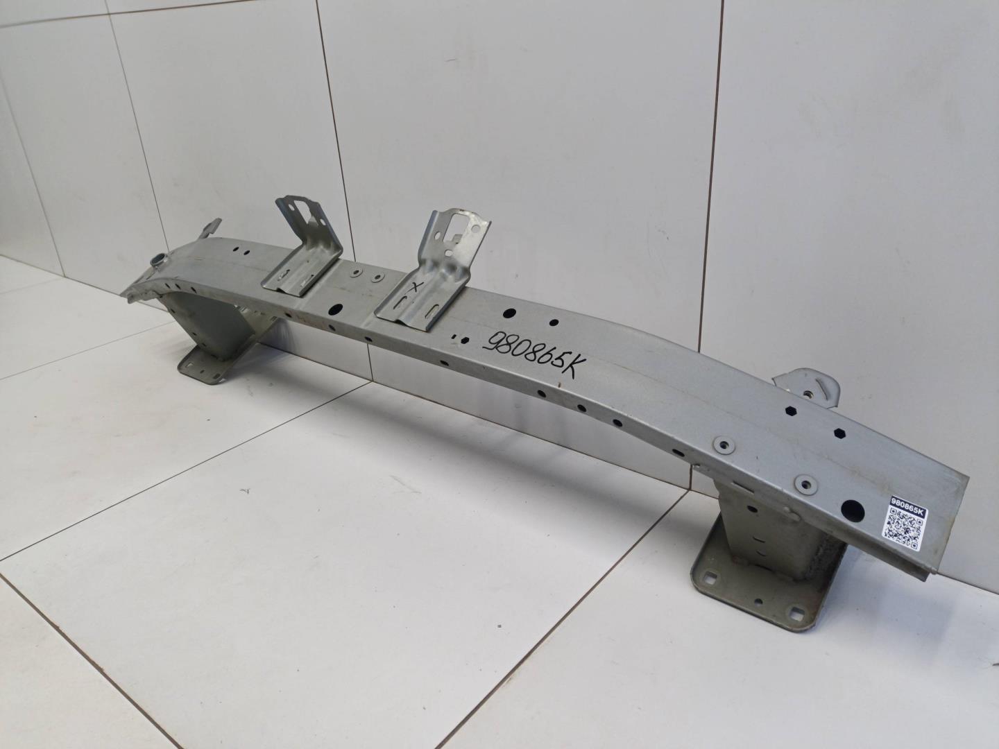 Усилитель переднего бампера