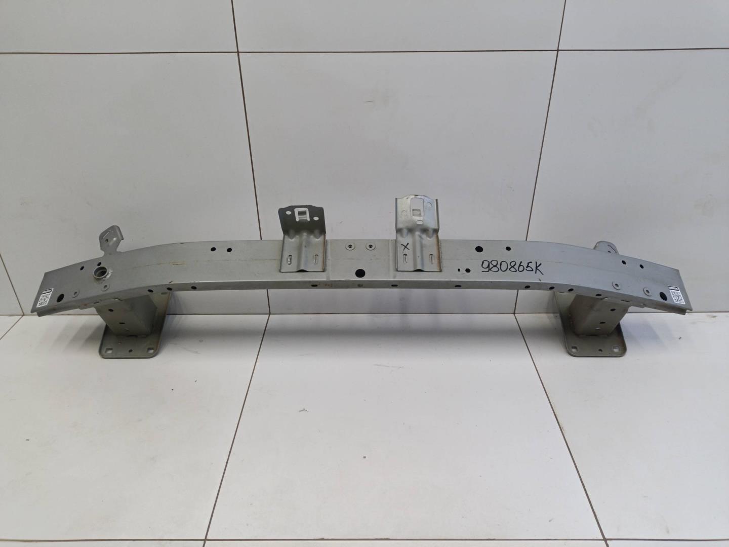 Усилитель переднего бампера