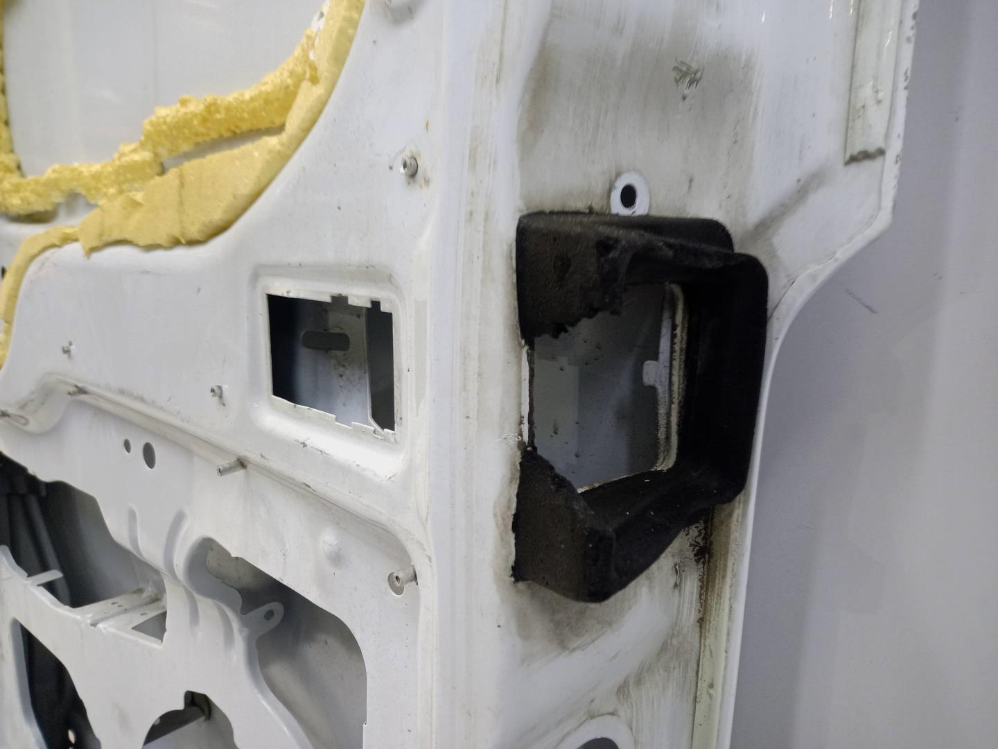 Дверь задняя левая