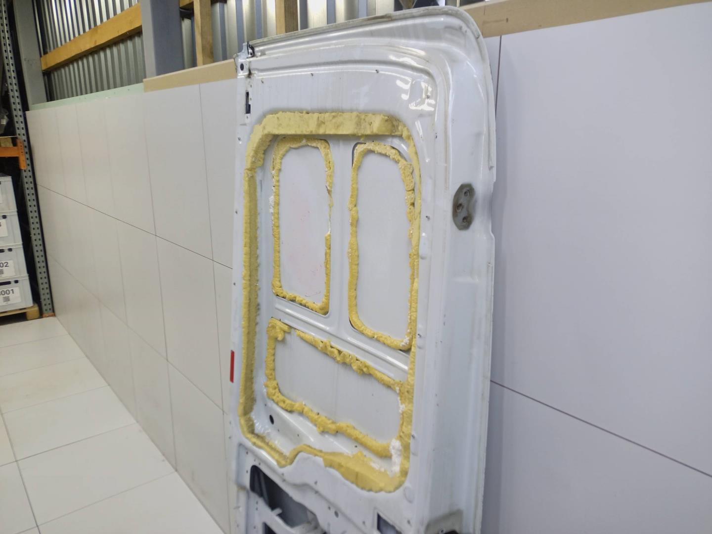 Дверь задняя левая