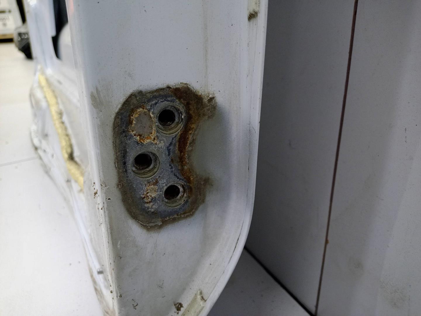 Дверь задняя левая