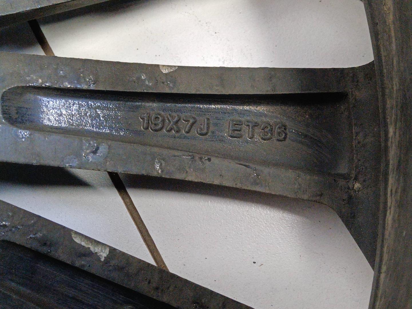 Диск колесный литой легкий сплав