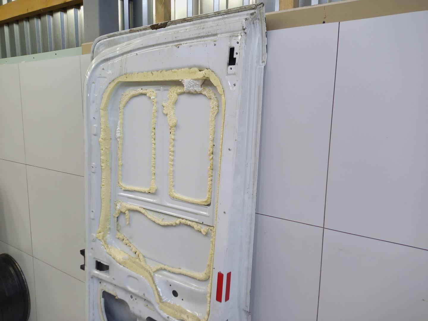 Дверь задняя правая