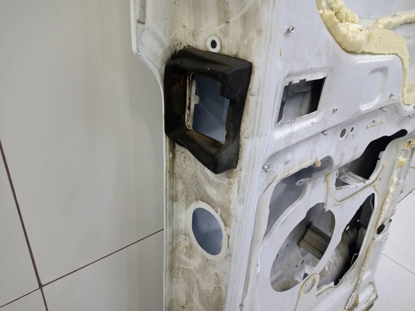 Дверь задняя правая