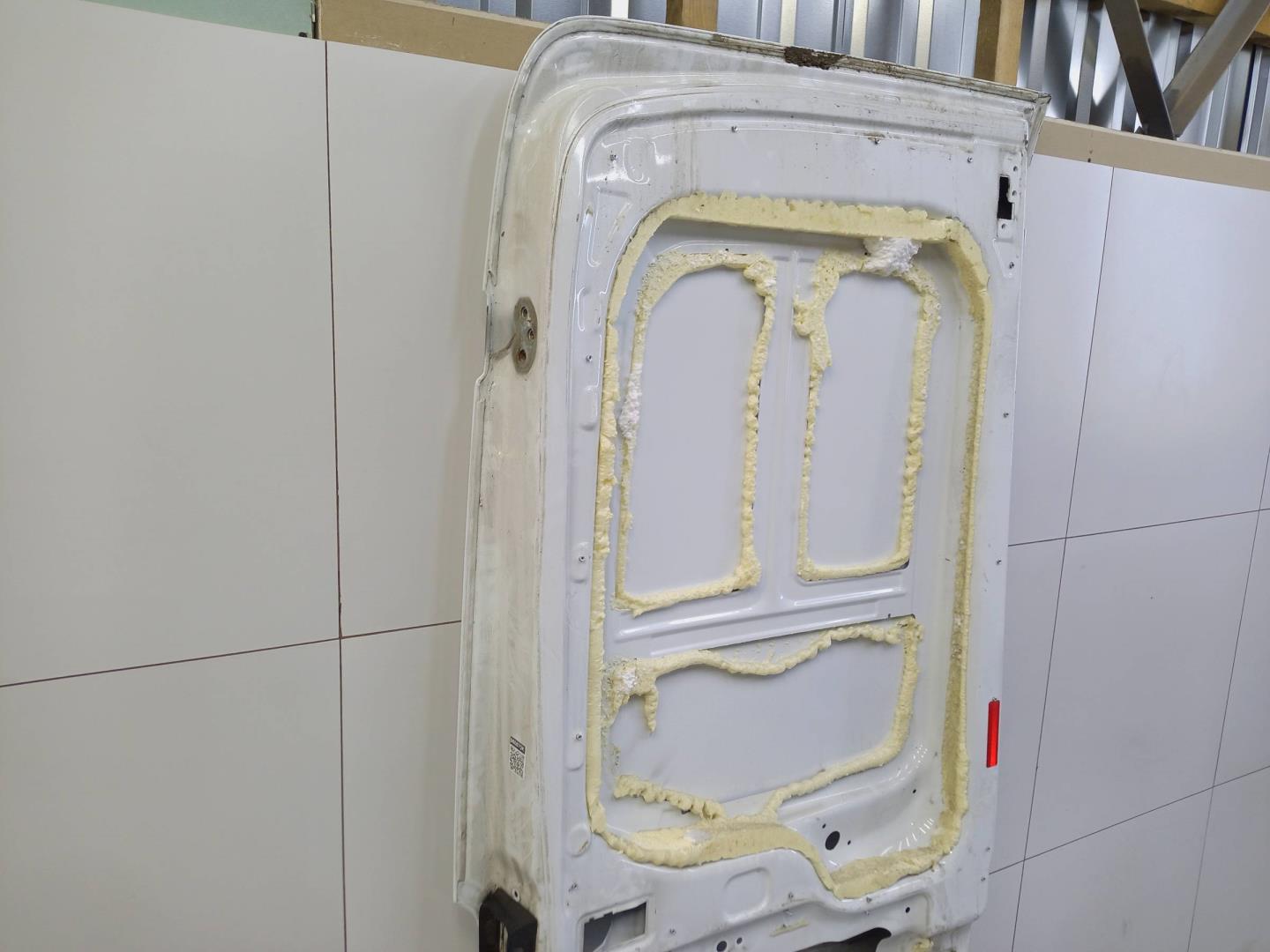 Дверь задняя правая