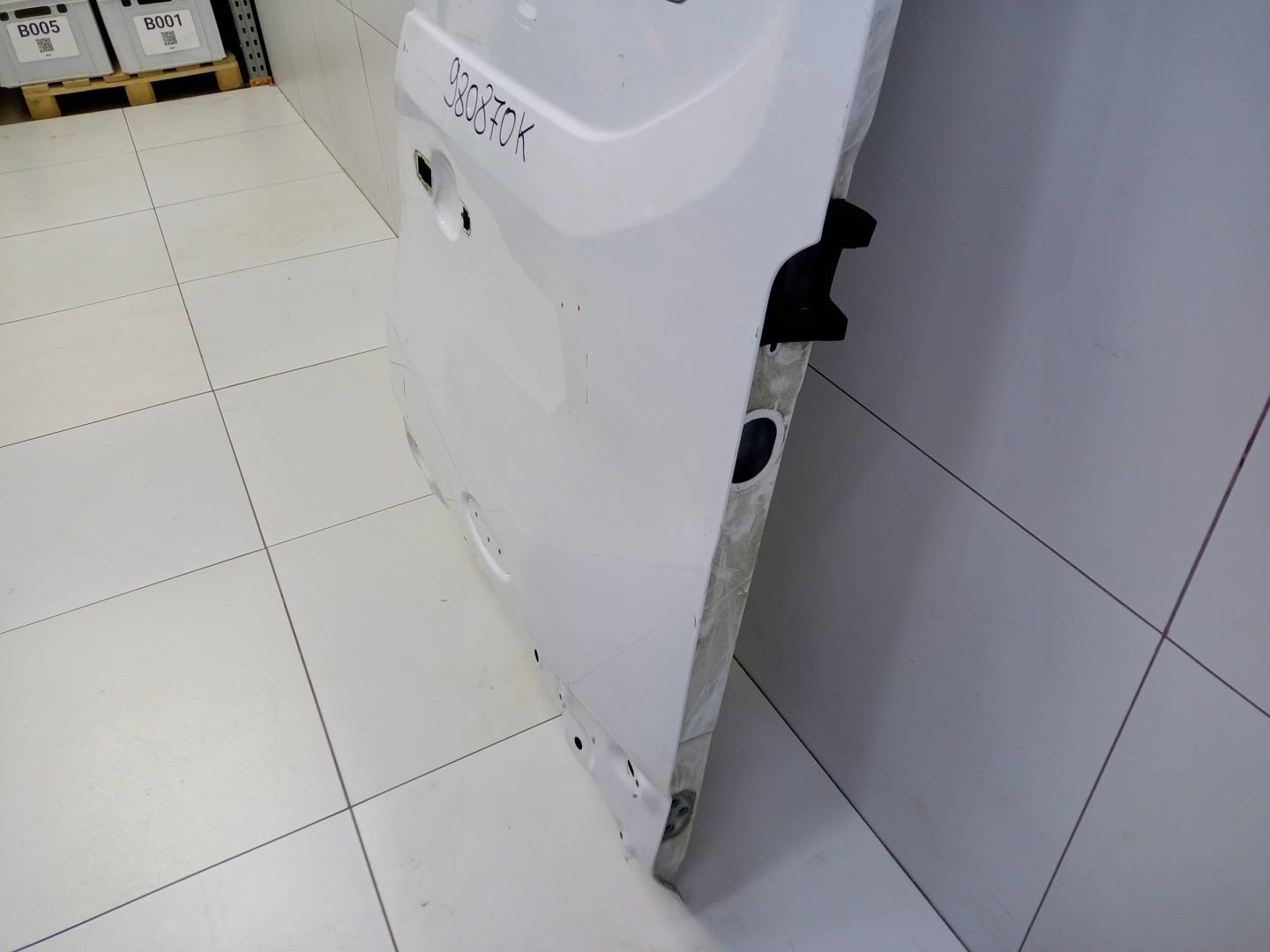 Дверь задняя правая