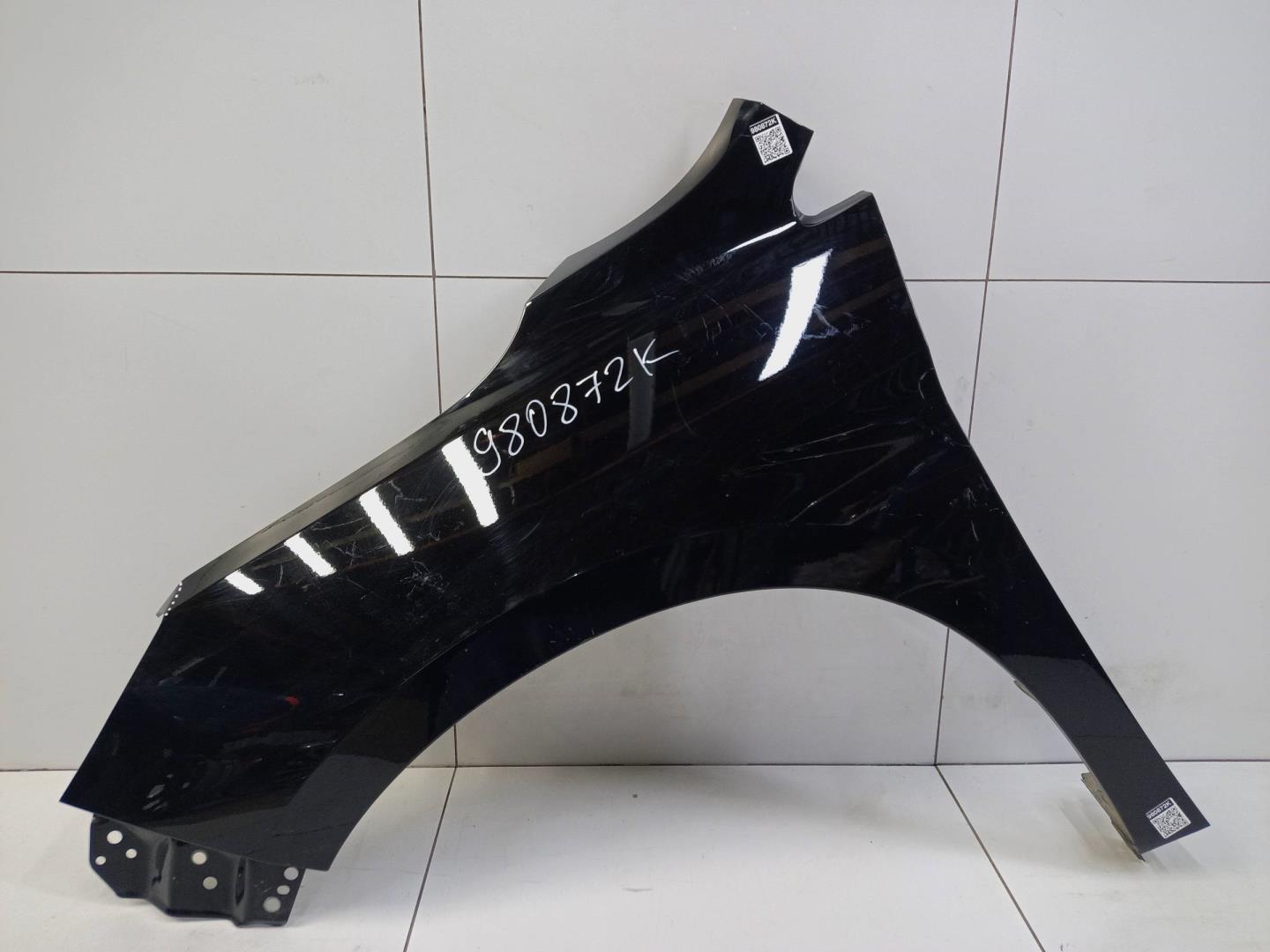 Крыло переднее левое