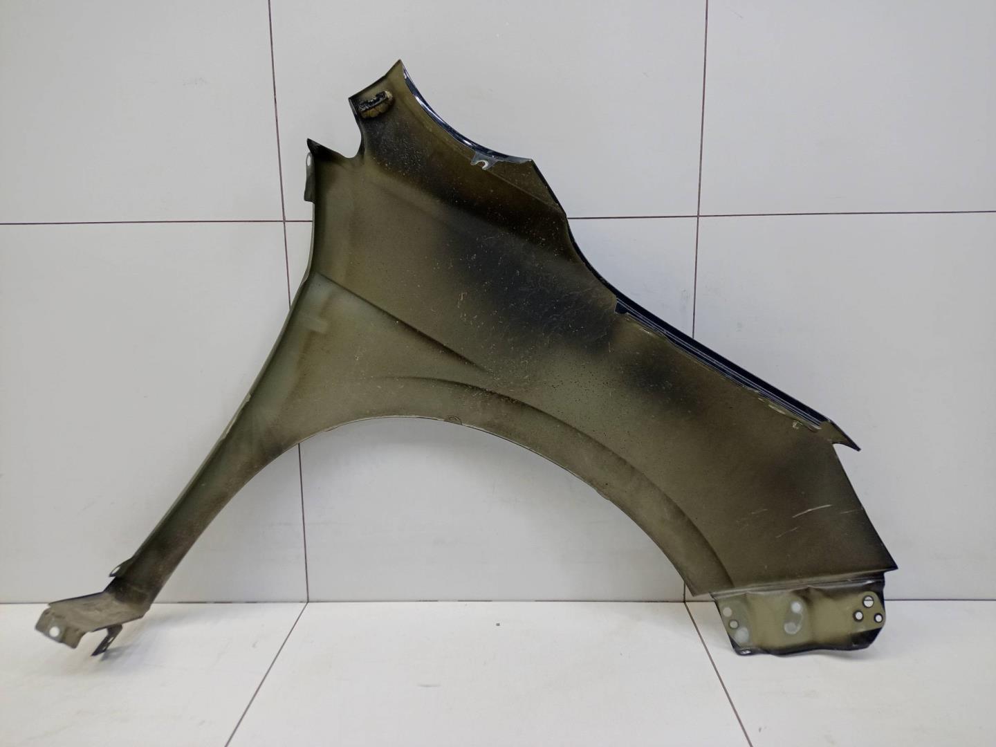 Крыло переднее левое