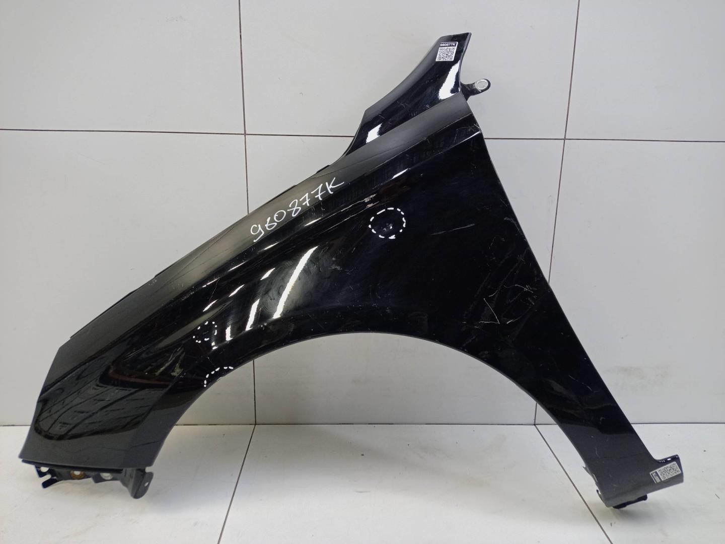 Крыло переднее левое