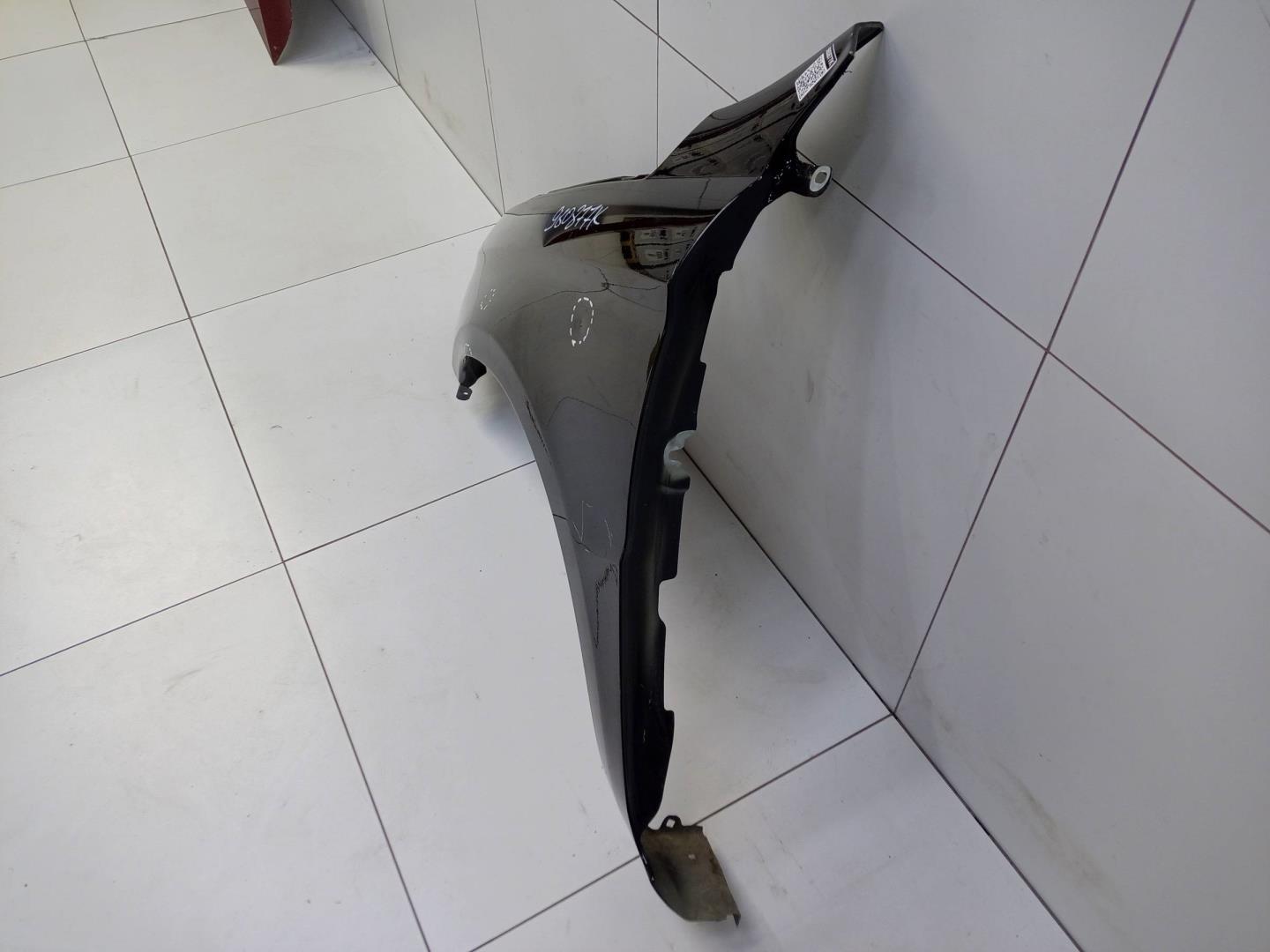 Крыло переднее левое