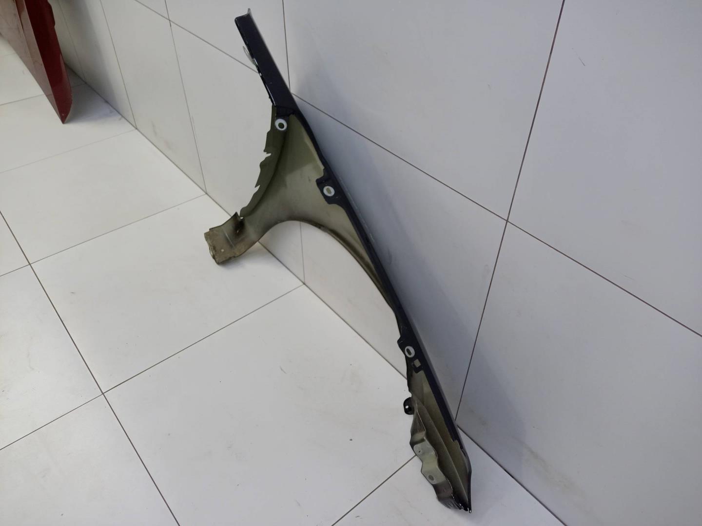 Крыло переднее левое