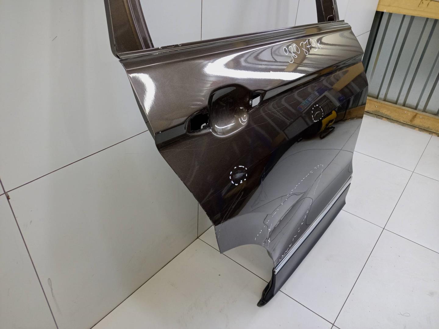 Дверь задняя правая