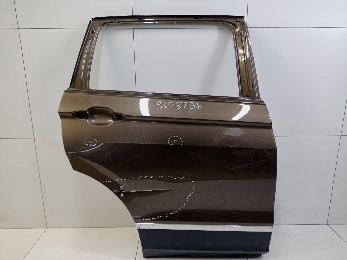 Дверь задняя правая