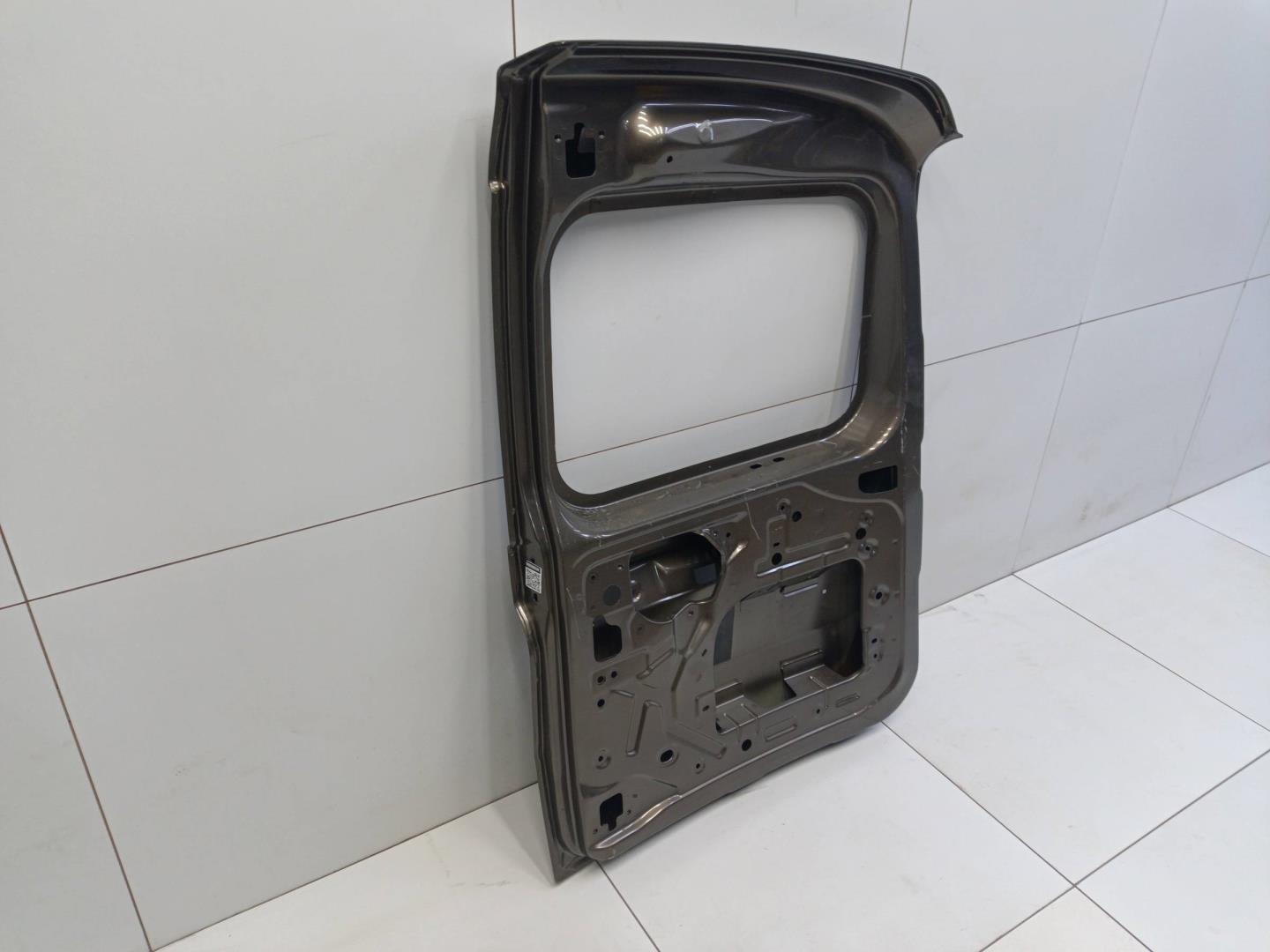 Дверь задняя левая