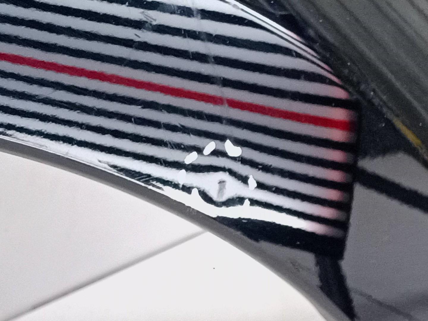 Крыло переднее правое