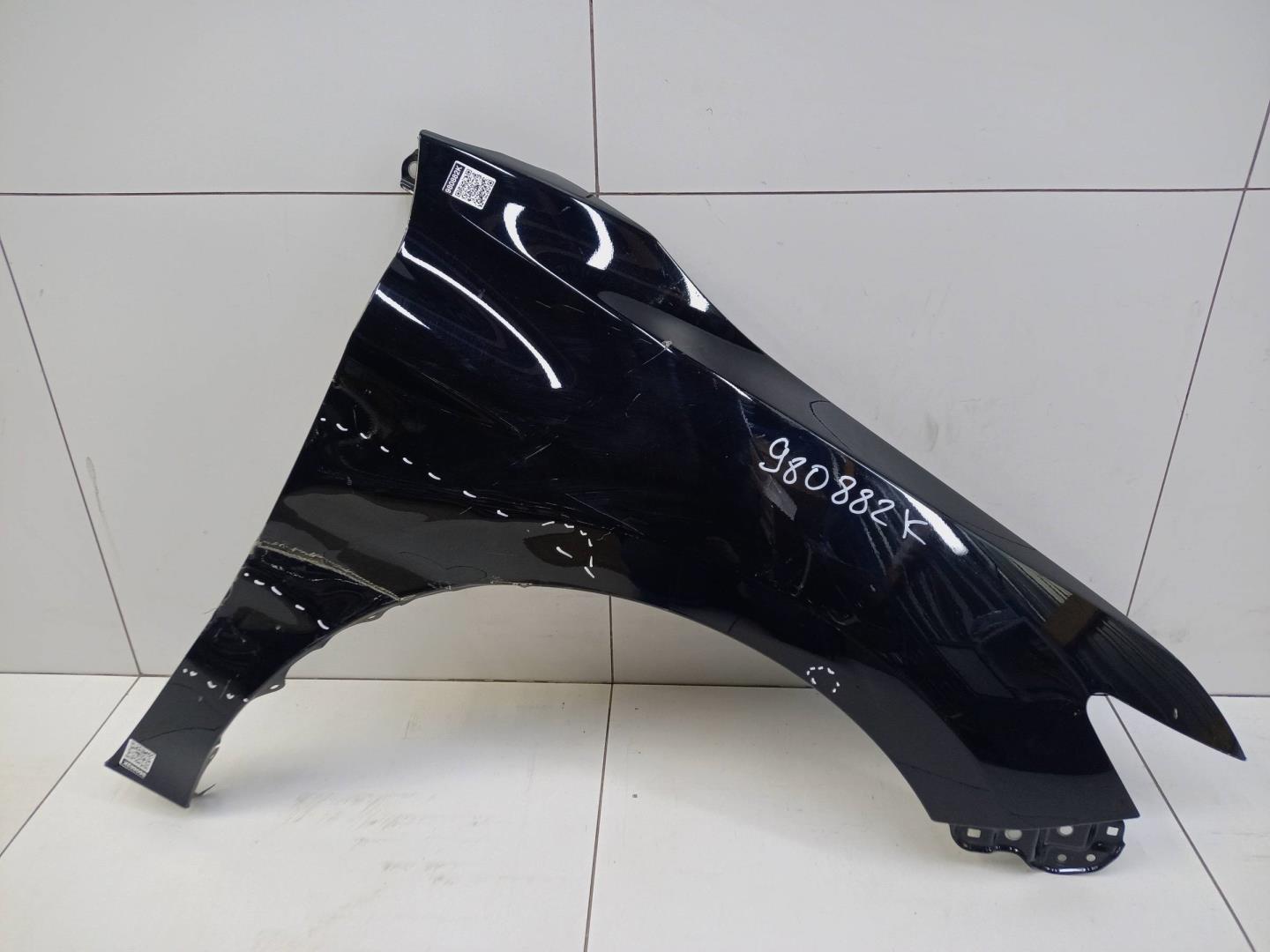 Крыло переднее правое