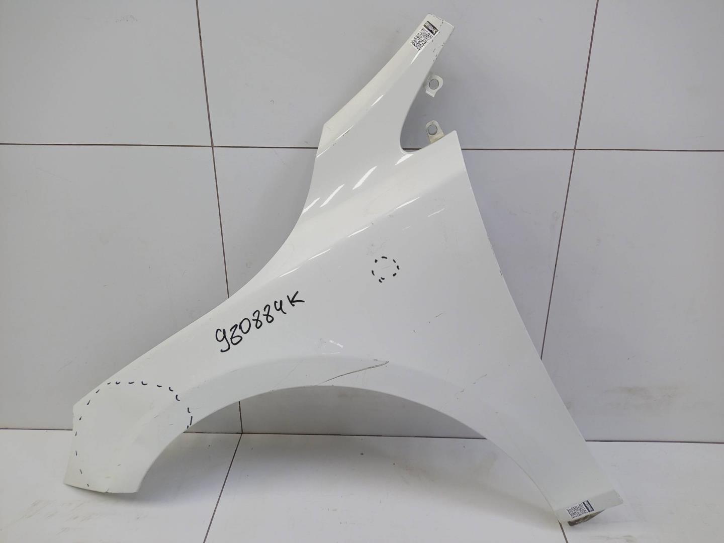 Крыло переднее левое