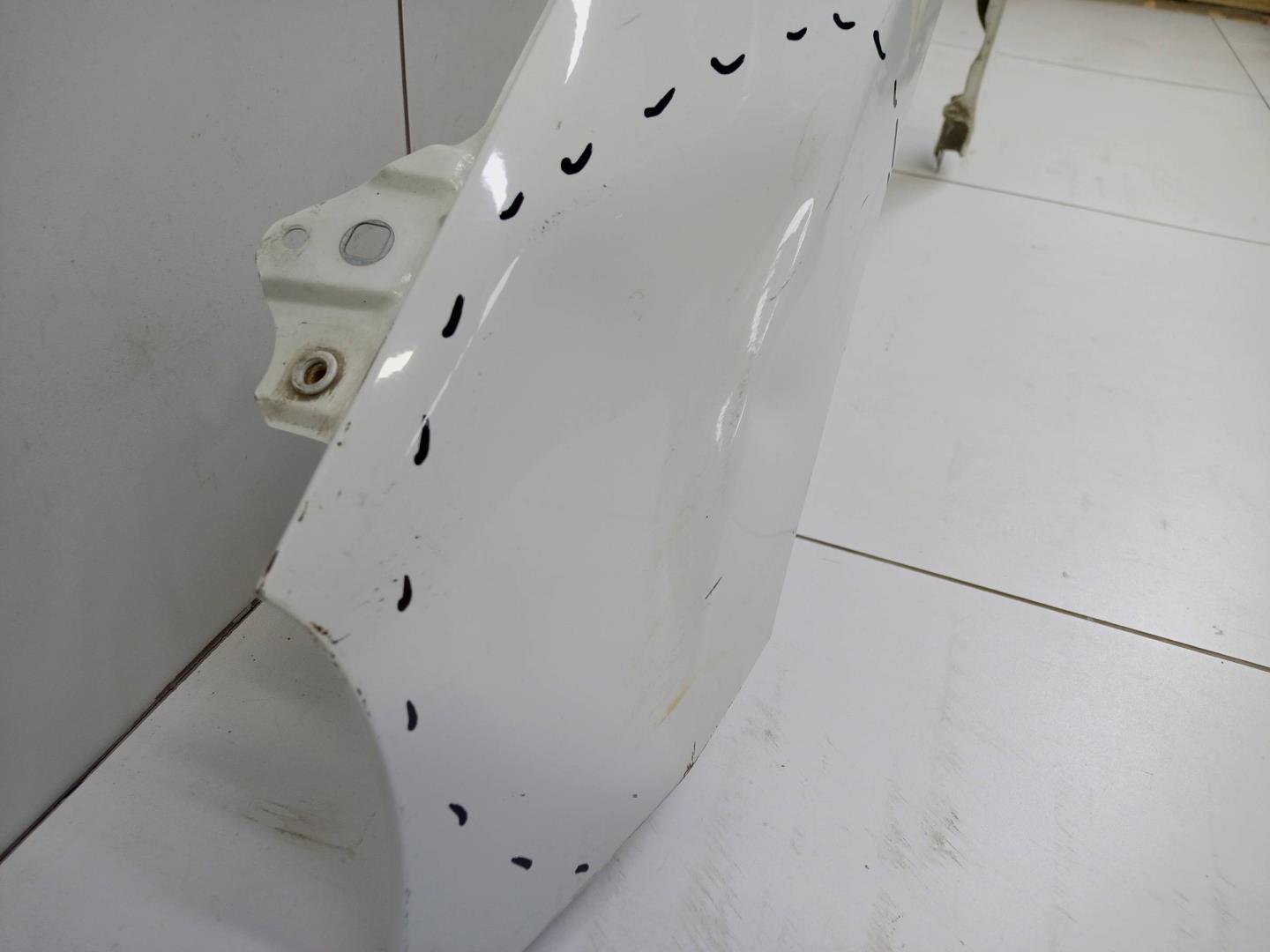 Крыло переднее левое