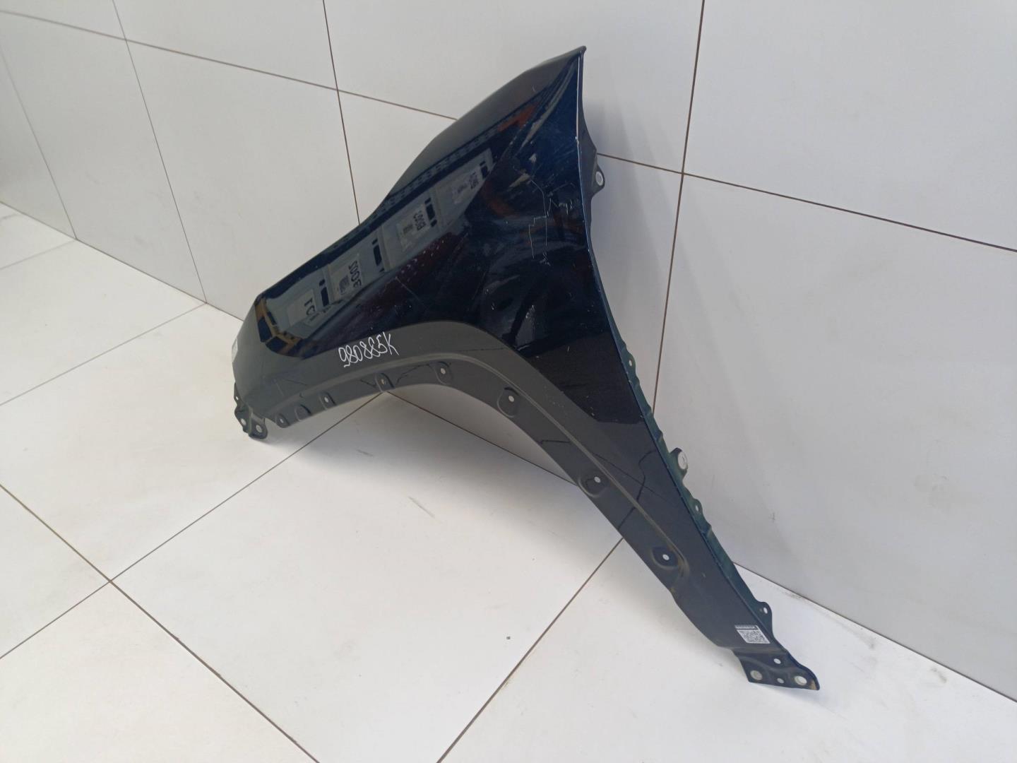 Крыло переднее левое