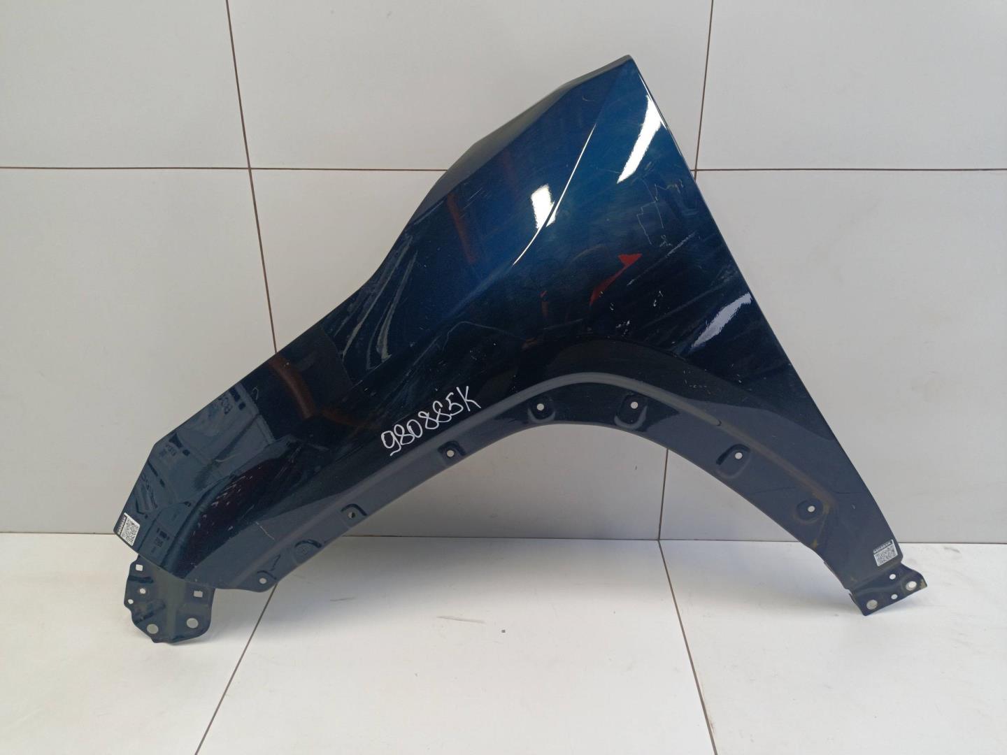 Крыло переднее левое