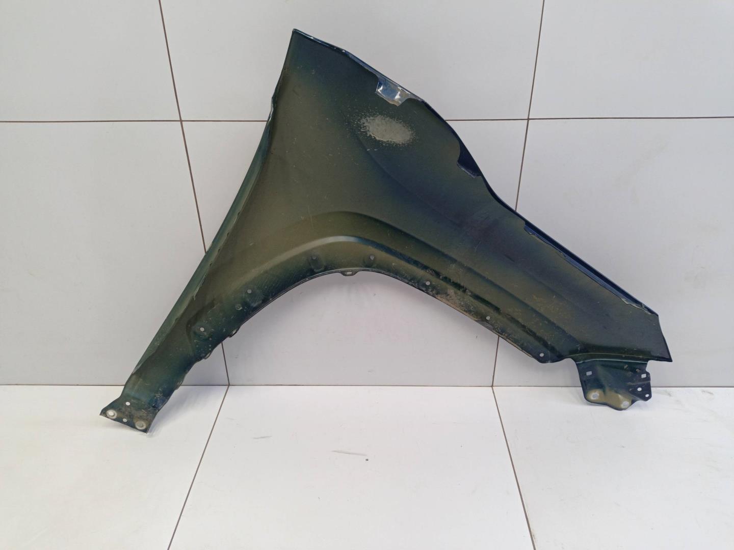 Крыло переднее левое