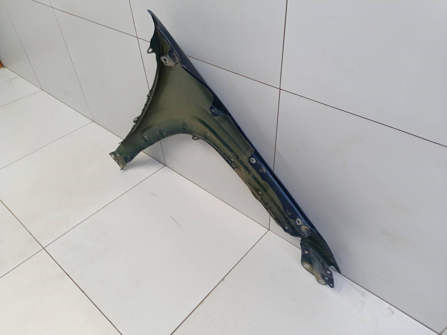 Крыло переднее левое