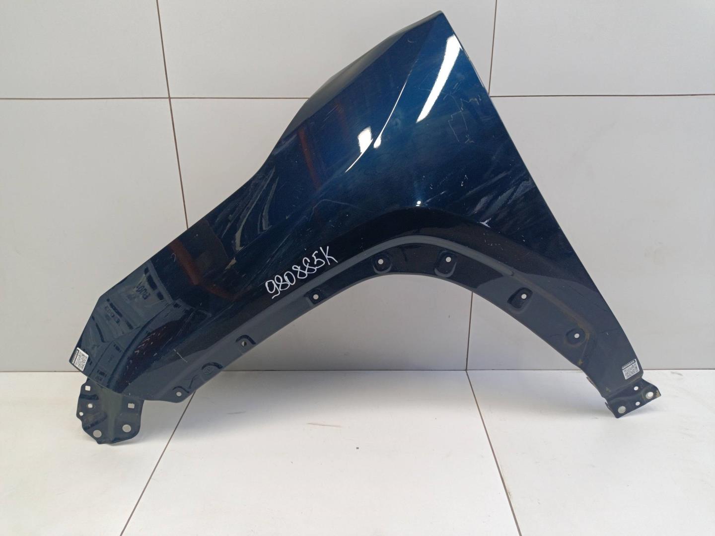 Крыло переднее левое