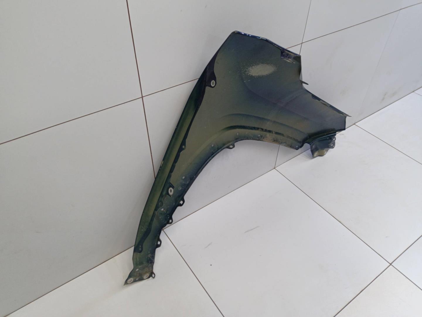 Крыло переднее левое