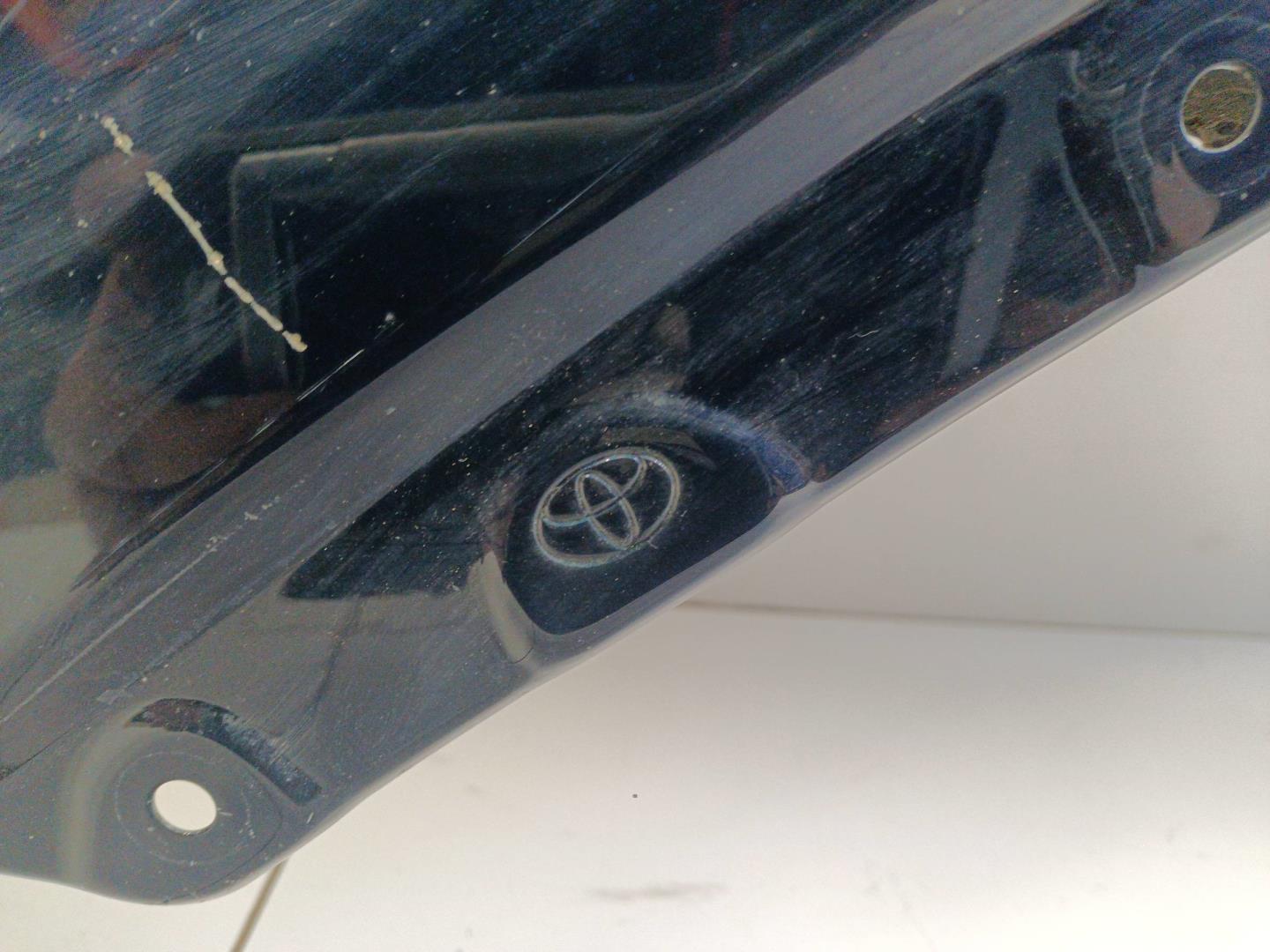 Крыло переднее левое