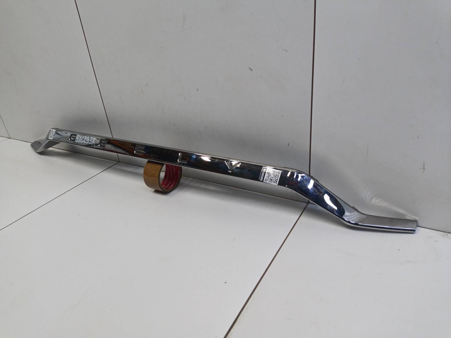 Накладка двери багажника