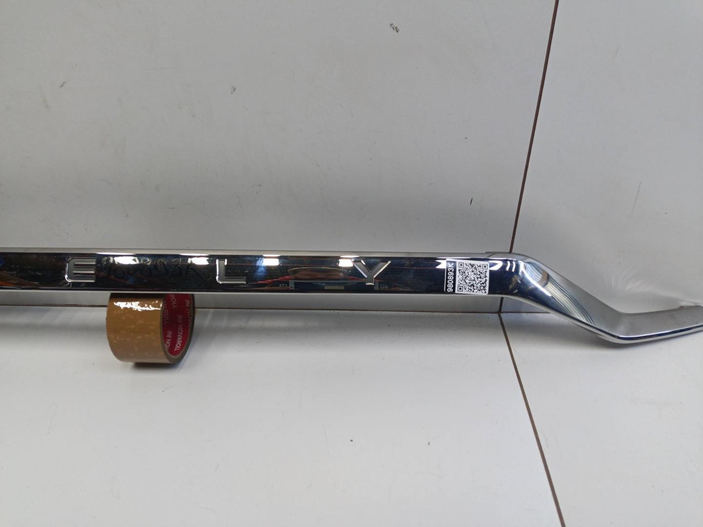 Накладка двери багажника