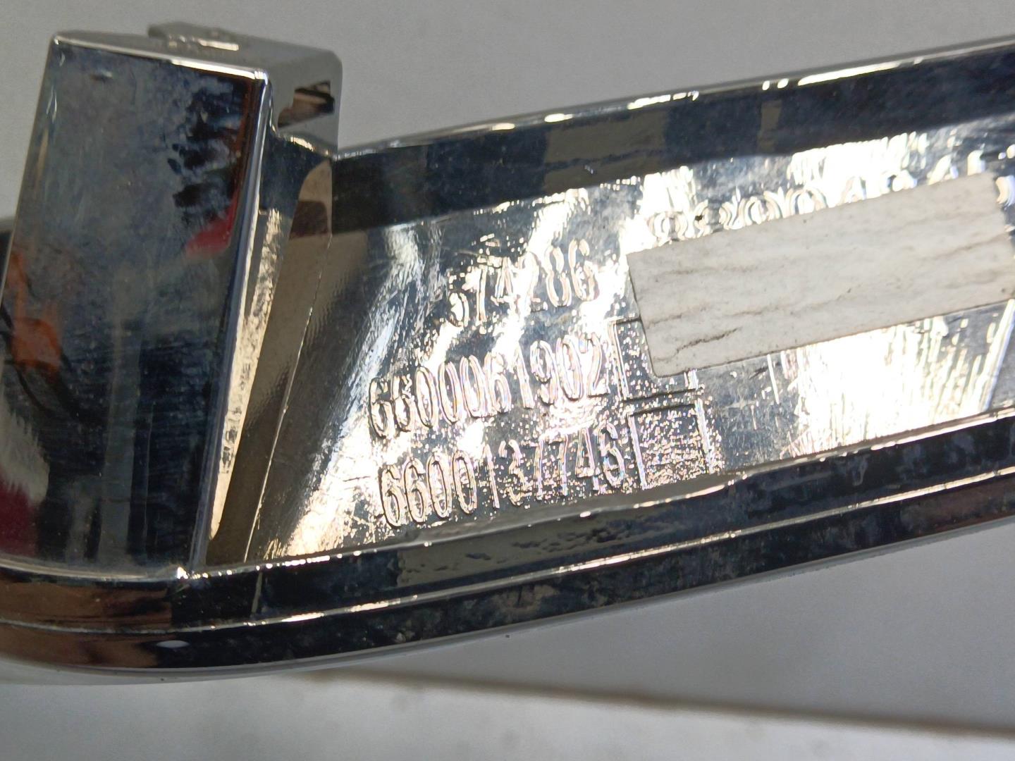 Накладка двери багажника