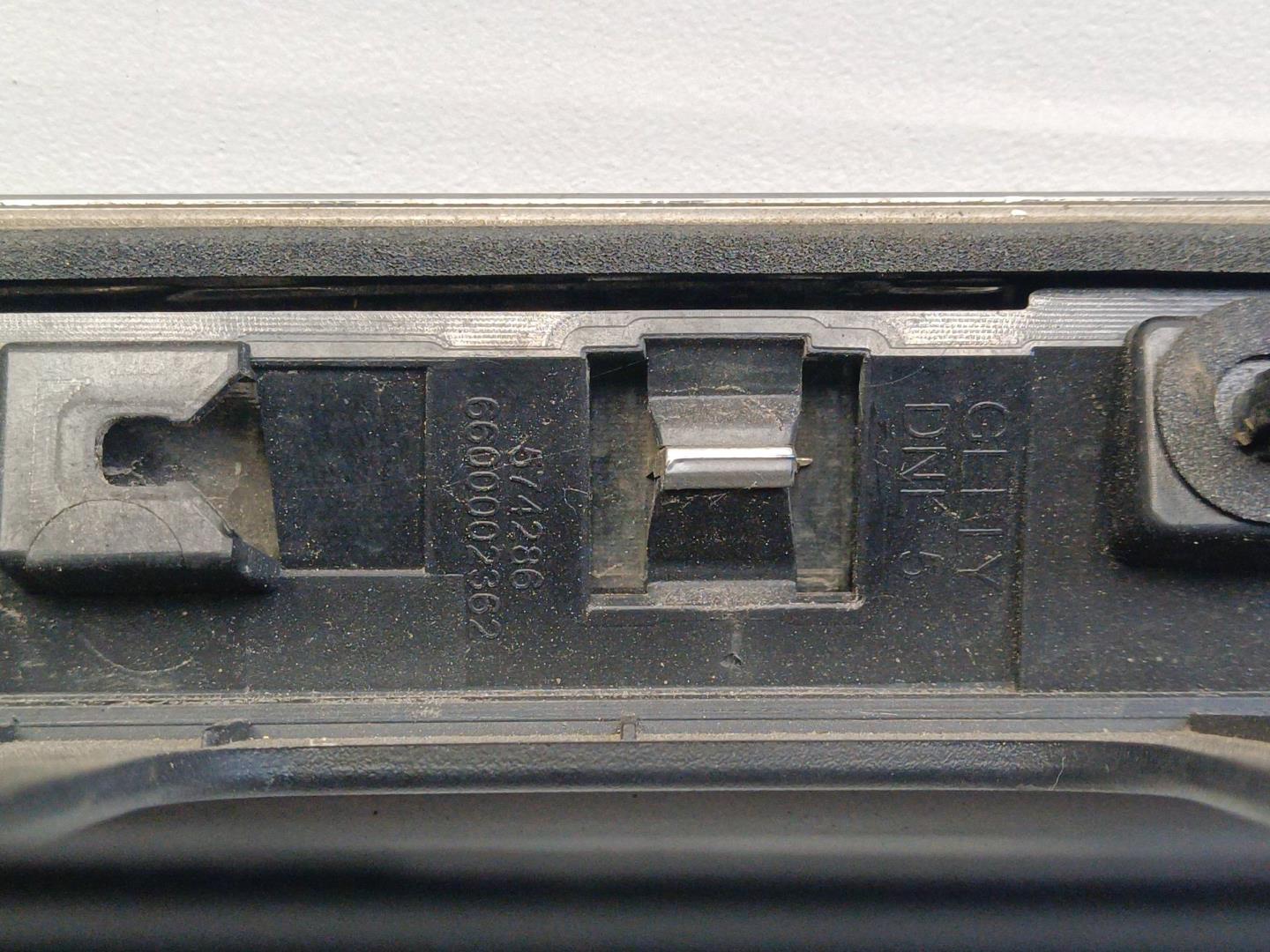 Накладка двери багажника